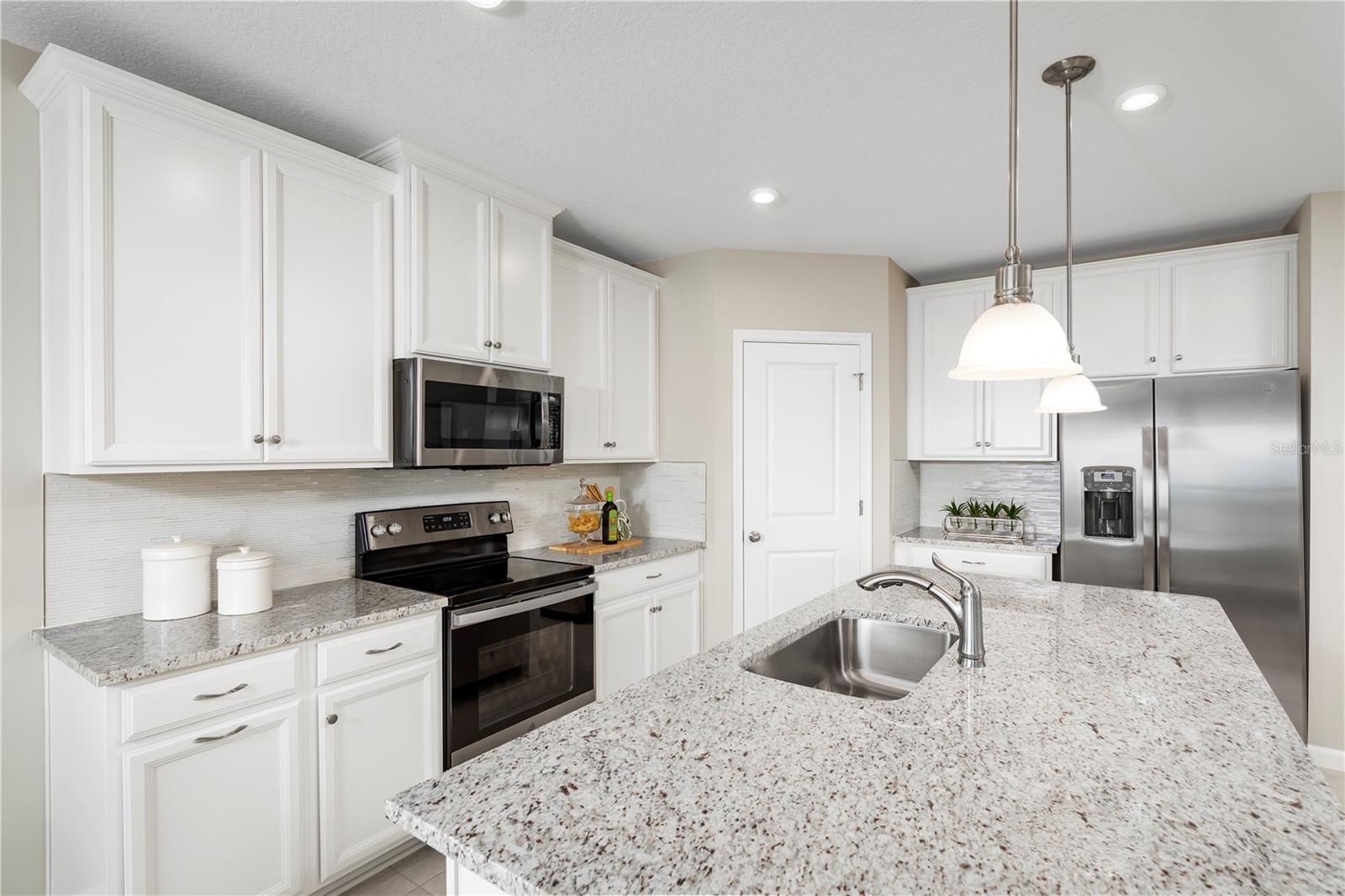 6032 DROPWORT DR, WIMAUMA, FL, 33598