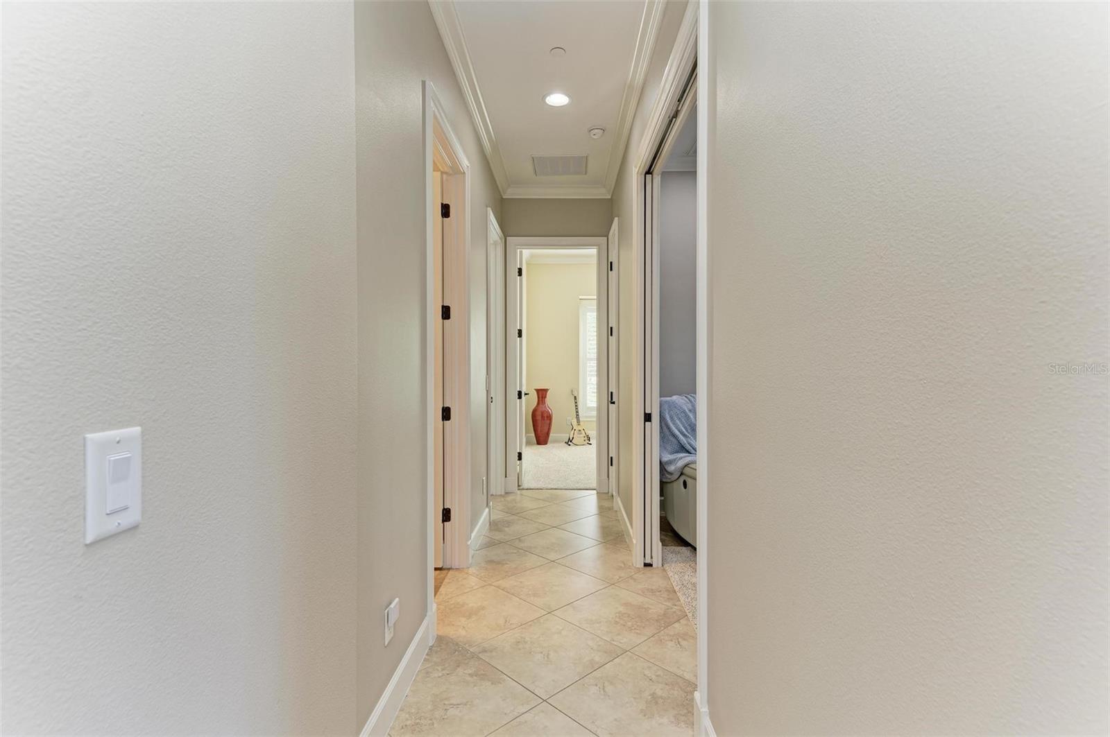321 SAPPHIRE LAKE DR #101, BRADENTON, FL, 34209