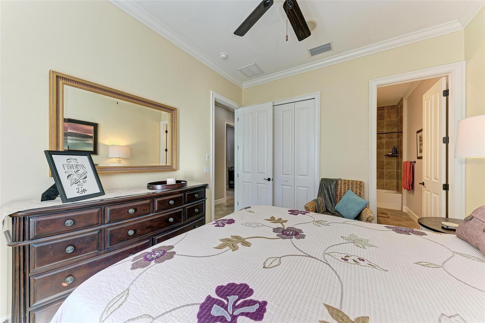 321 SAPPHIRE LAKE DR #101, BRADENTON, FL, 34209