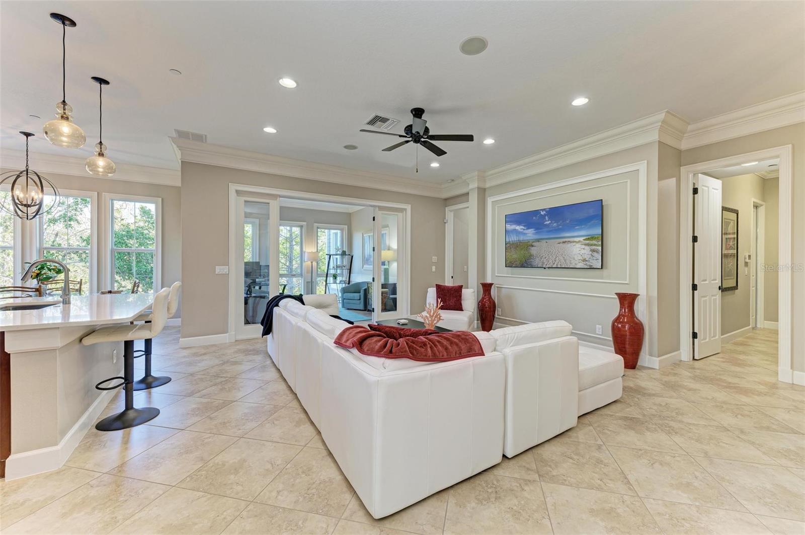 321 SAPPHIRE LAKE DR #101, BRADENTON, FL, 34209
