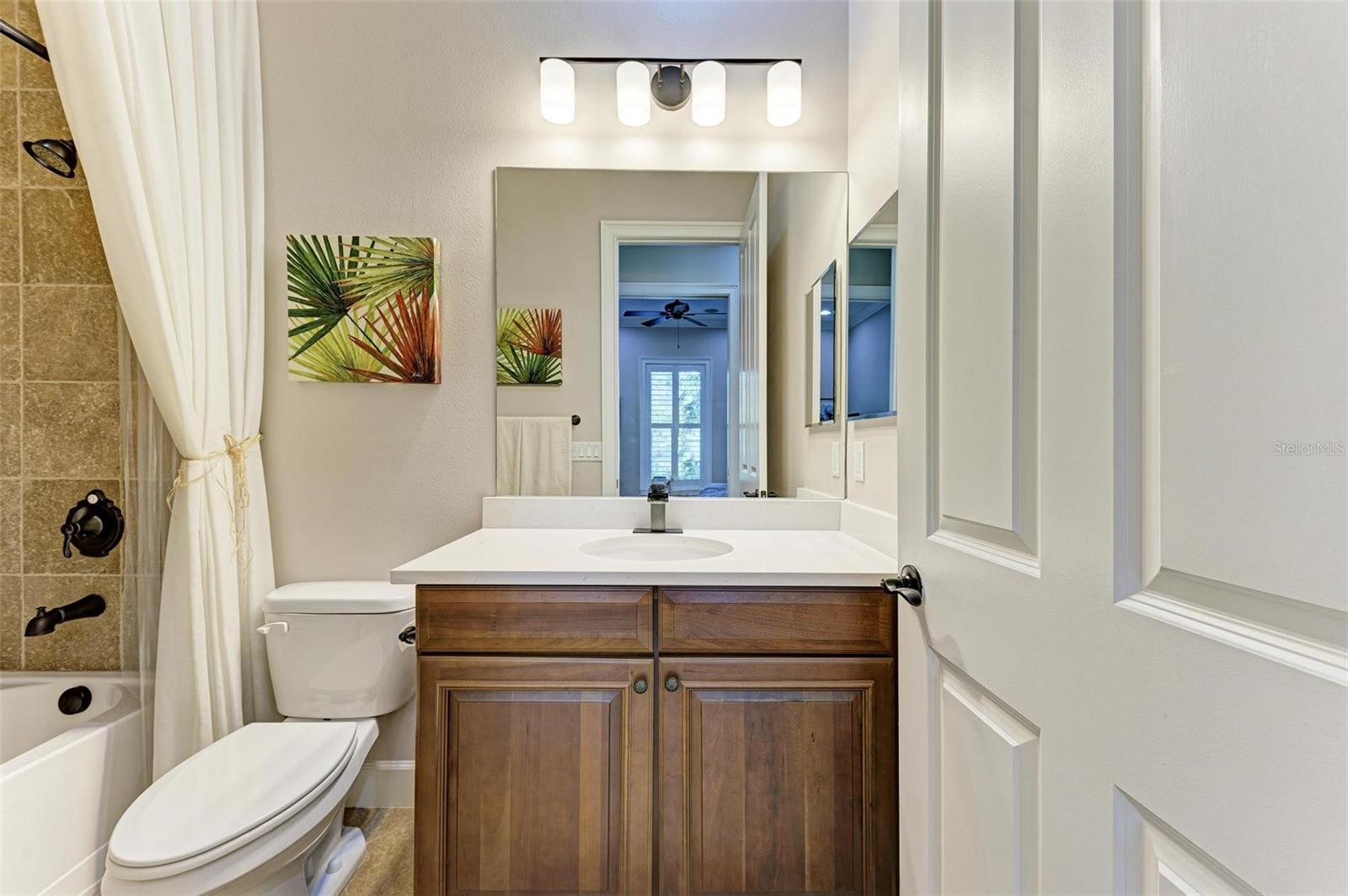 321 SAPPHIRE LAKE DR #101, BRADENTON, FL, 34209