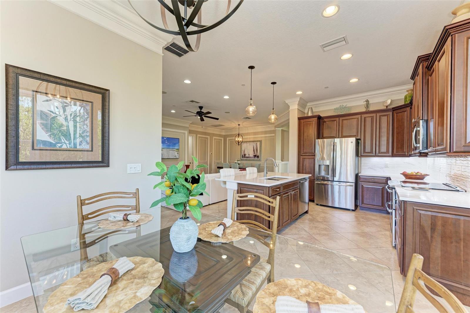 321 SAPPHIRE LAKE DR #101, BRADENTON, FL, 34209