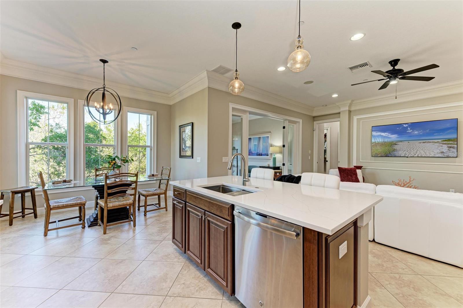 321 SAPPHIRE LAKE DR #101, BRADENTON, FL, 34209