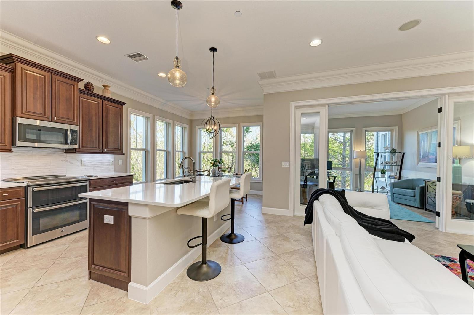 321 SAPPHIRE LAKE DR #101, BRADENTON, FL, 34209