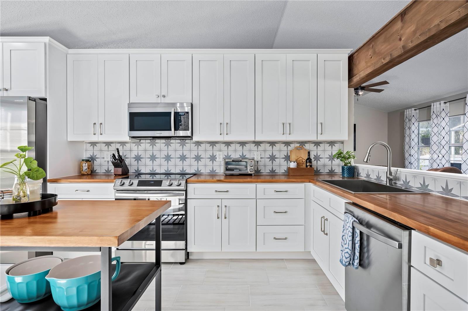 652 GAINSBORO ST, DELTONA, FL, 32725