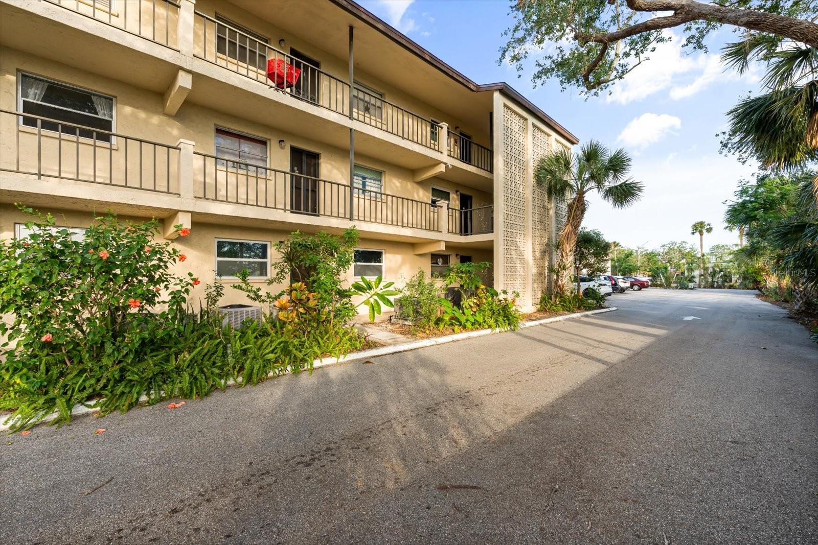 2280 STICKNEY POINT RD #420, SARASOTA, FL, 34231