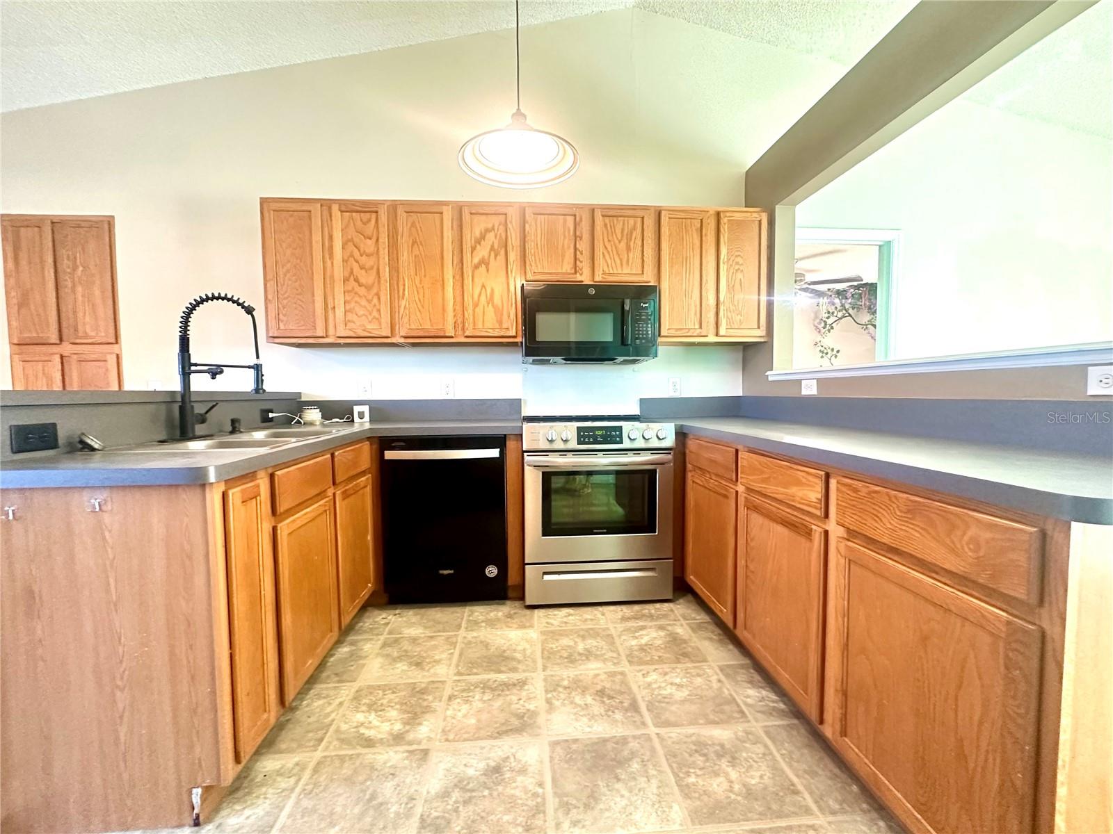 2585 GRAMERCY DR, DELTONA, FL, 32738