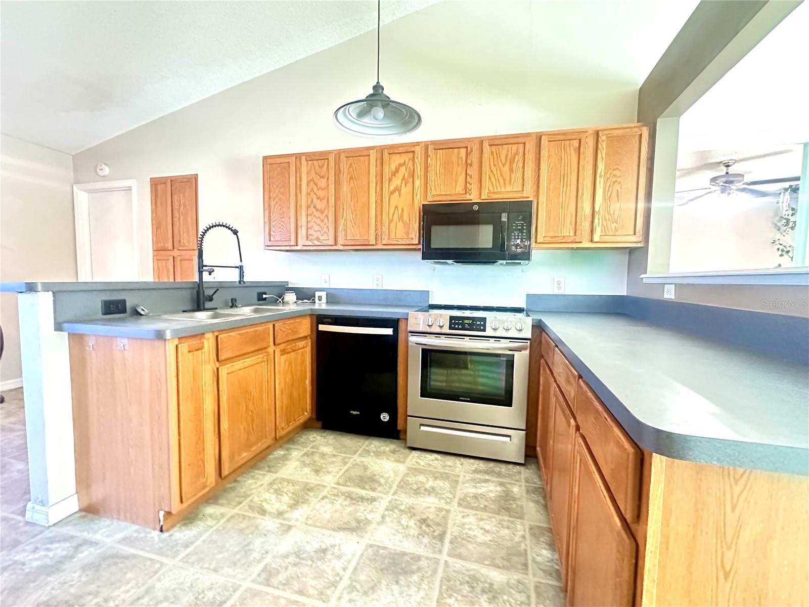 2585 GRAMERCY DR, DELTONA, FL, 32738