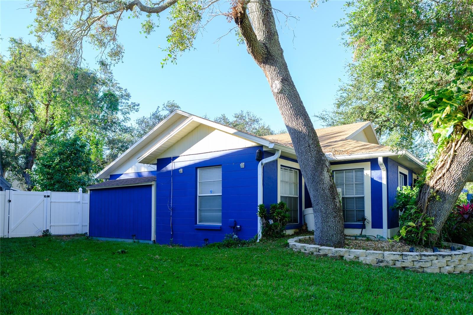 6811 DAUPHIN, TAMPA, FL, 33611