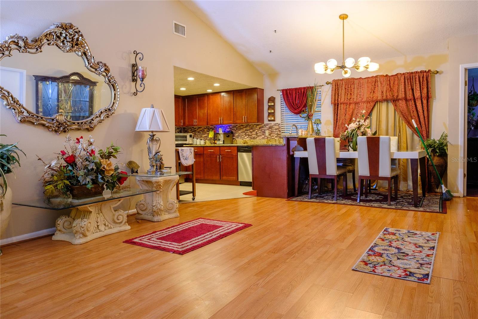 6811 DAUPHIN, TAMPA, FL, 33611