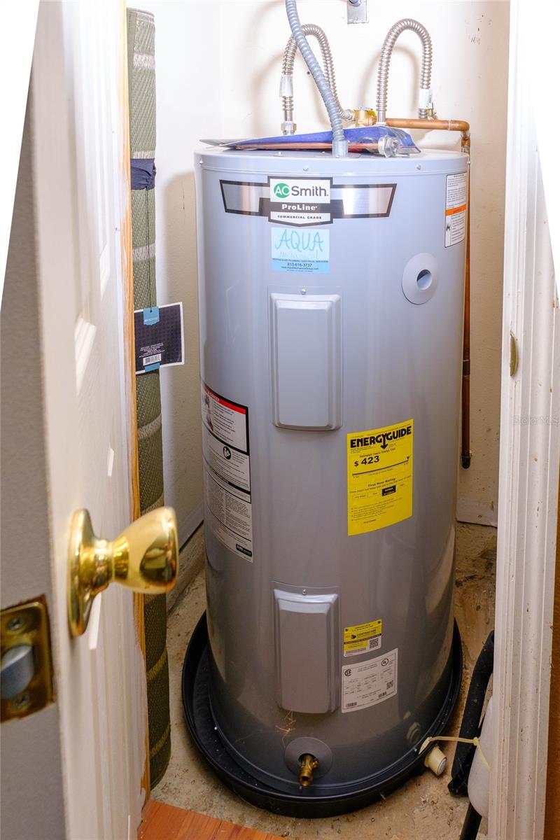 6811 DAUPHIN, TAMPA, FL, 33611