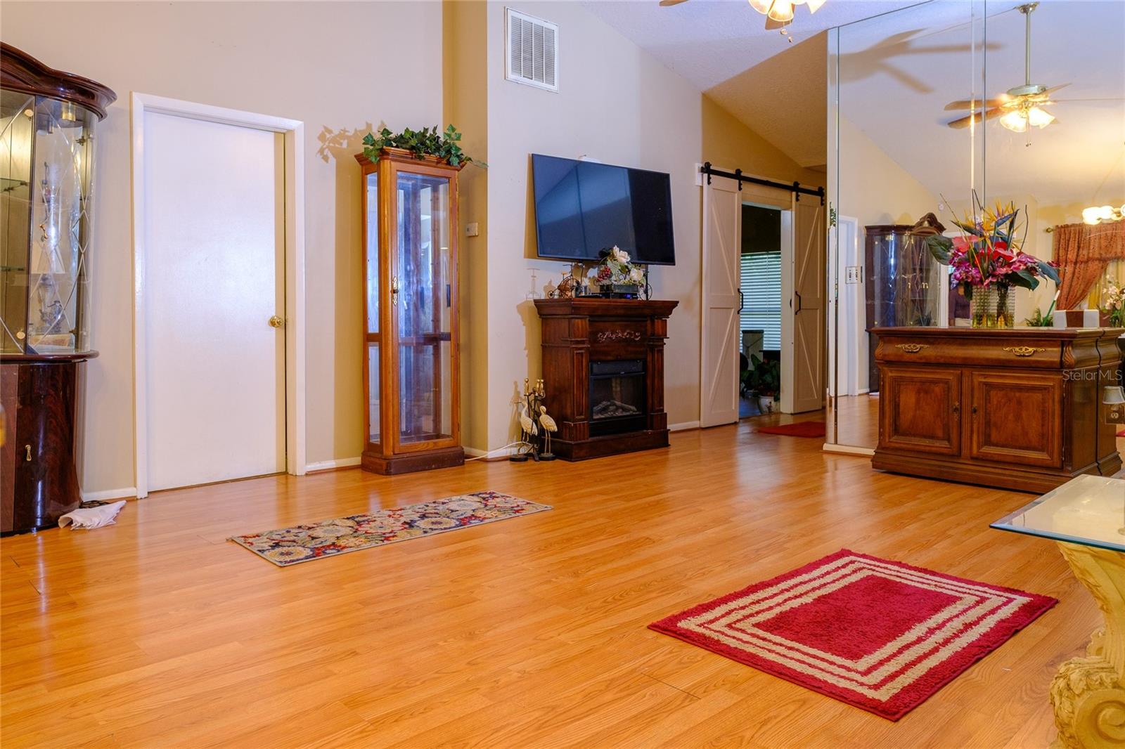 6811 DAUPHIN, TAMPA, FL, 33611