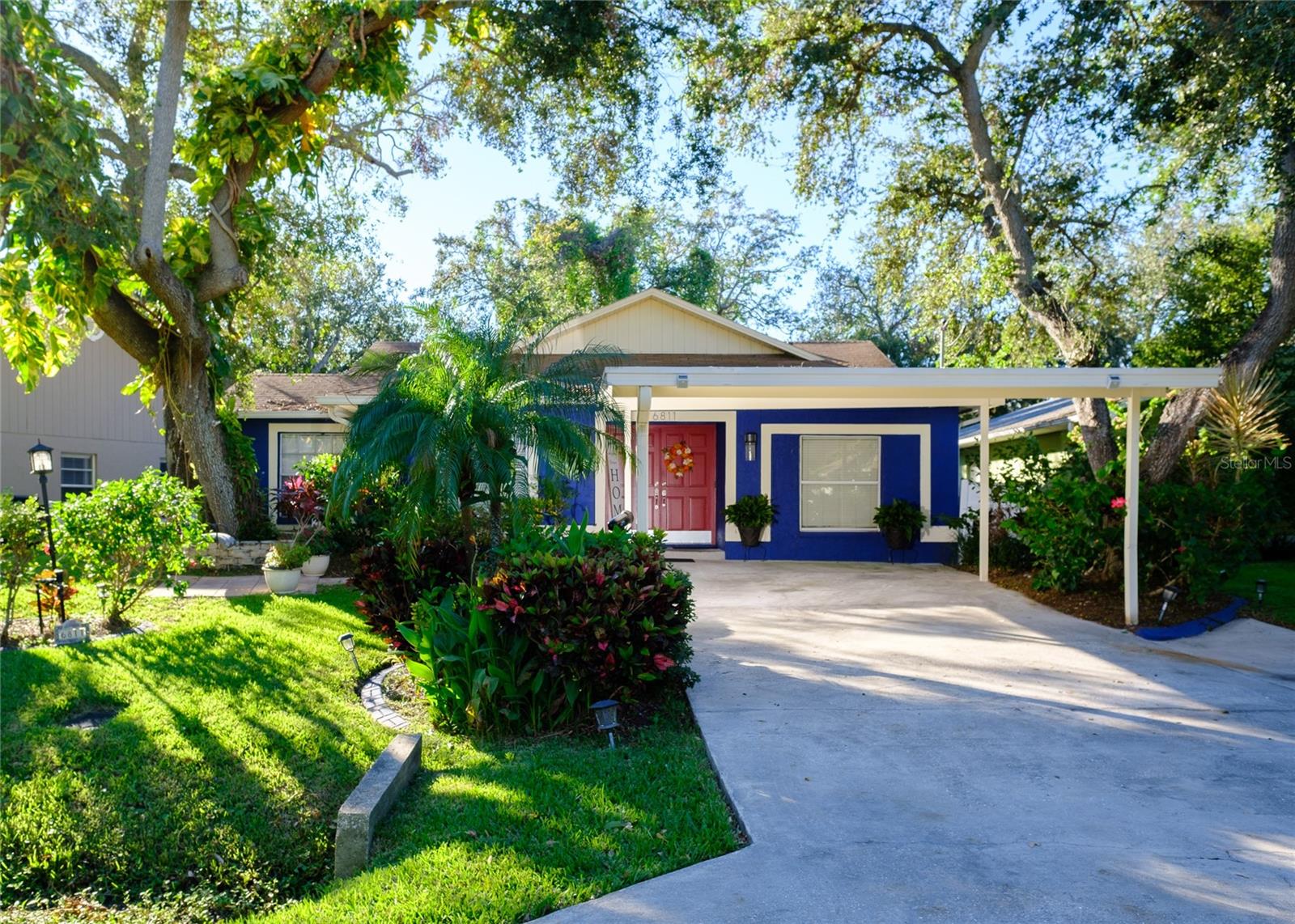 6811 DAUPHIN, TAMPA, FL, 33611