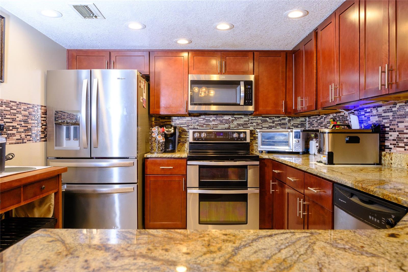 6811 DAUPHIN, TAMPA, FL, 33611