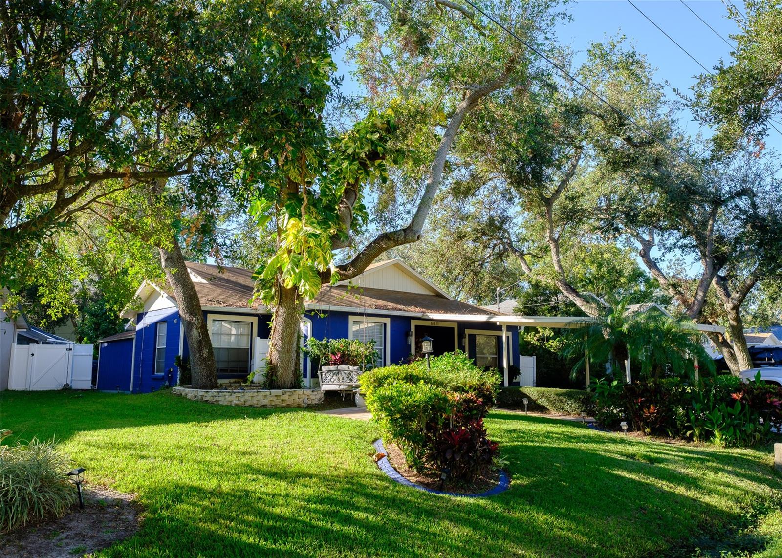 6811 DAUPHIN, TAMPA, FL, 33611