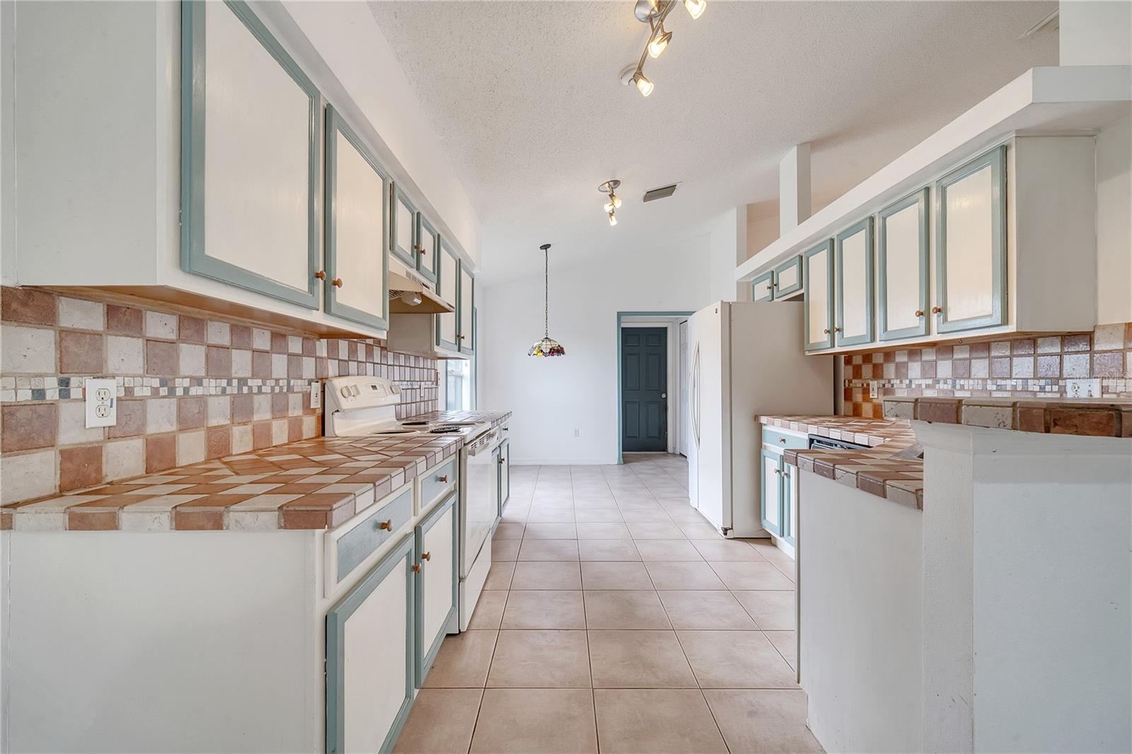 460 MARTIGUES DR, KISSIMMEE, FL, 34759