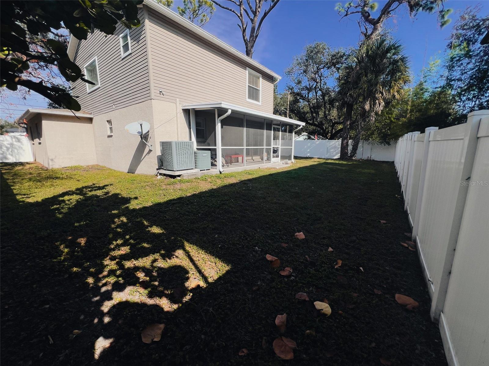 1102 W CHARTER ST, TAMPA, FL, 33602