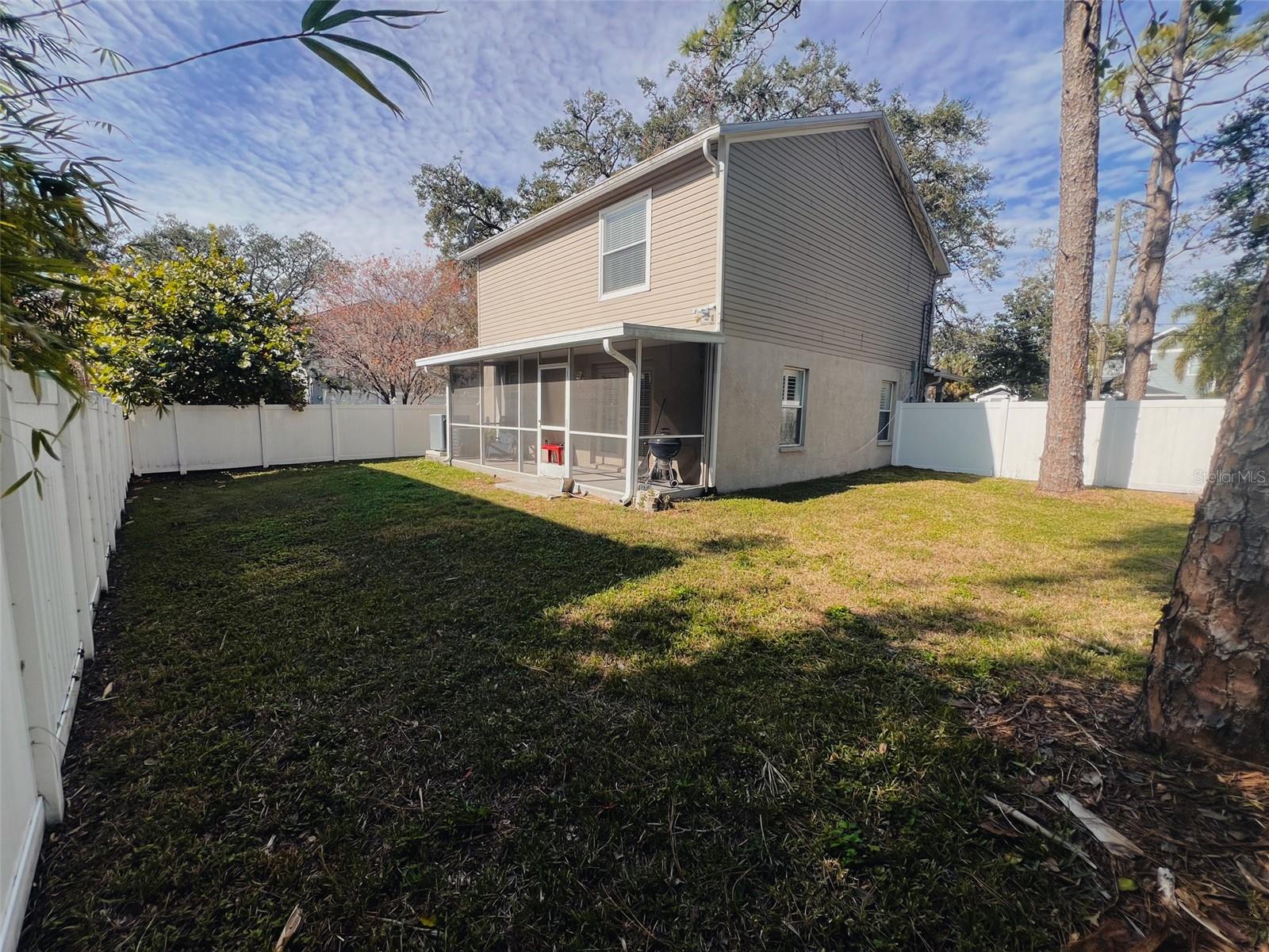 1102 W CHARTER ST, TAMPA, FL, 33602