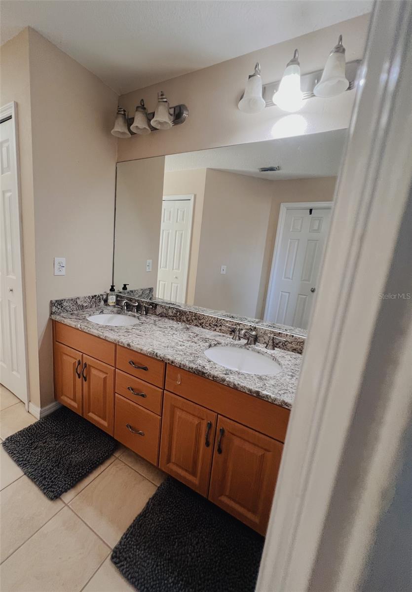 1102 W CHARTER ST, TAMPA, FL, 33602