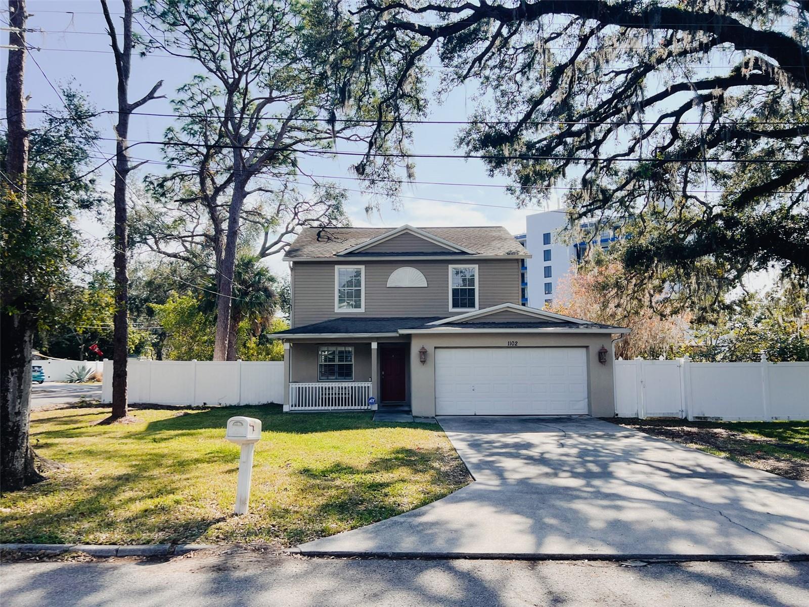 1102 W CHARTER ST, TAMPA, FL, 33602