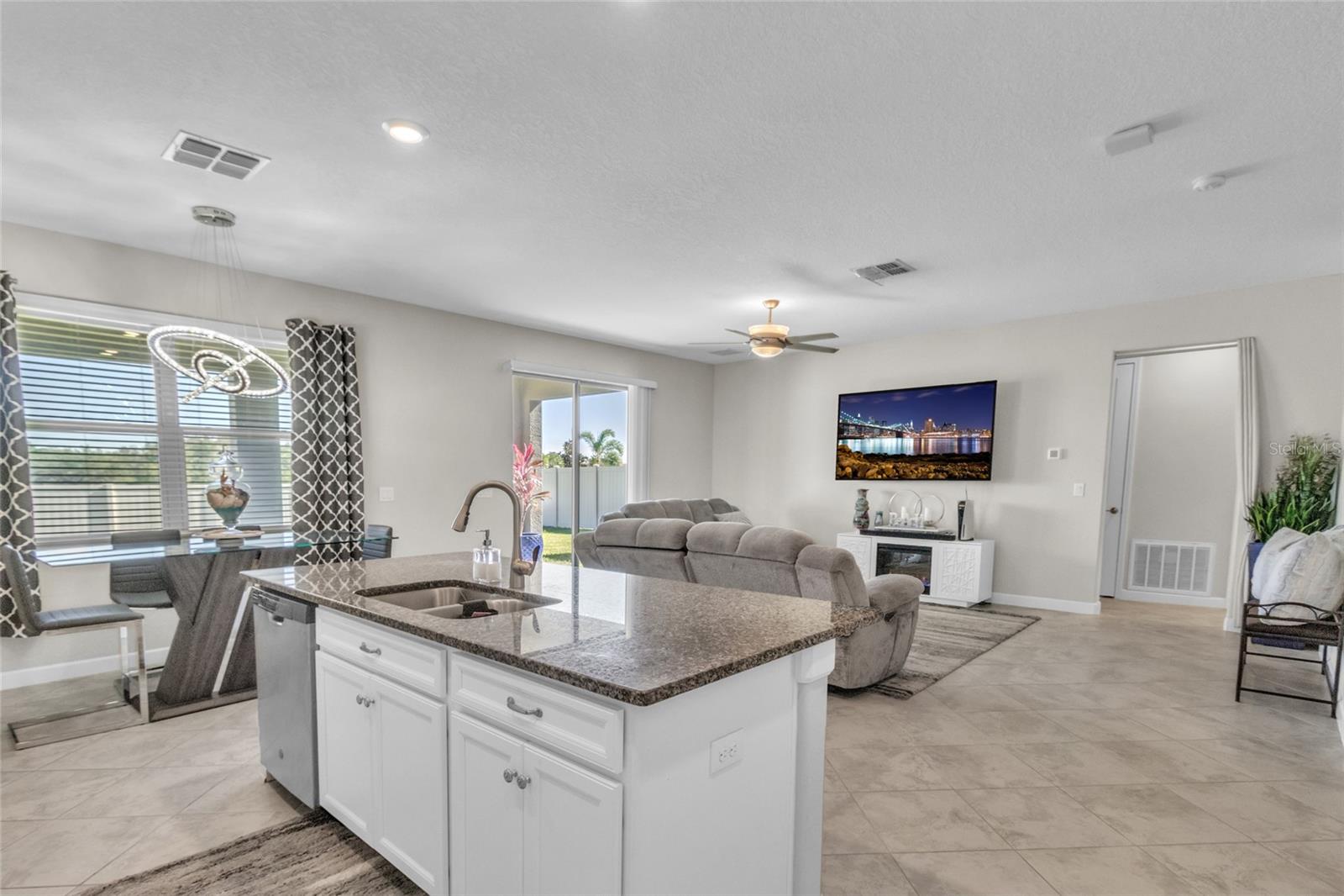 7353 WASH ISLAND DR, SUN CITY CENTER, FL, 33573