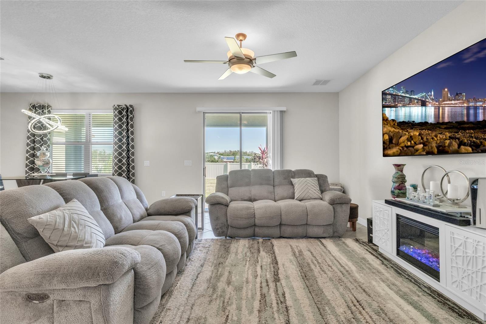 7353 WASH ISLAND DR, SUN CITY CENTER, FL, 33573