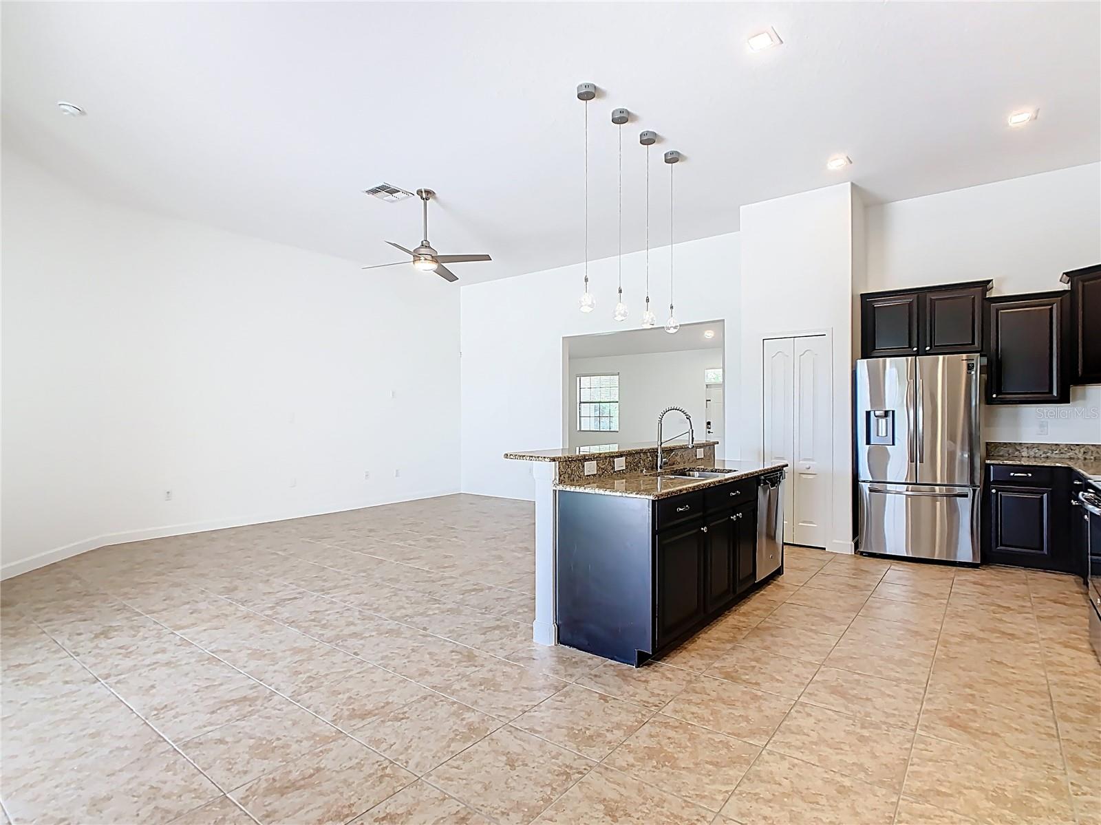 8914 DOVE VALLEY WAY, DAVENPORT, FL, 33896