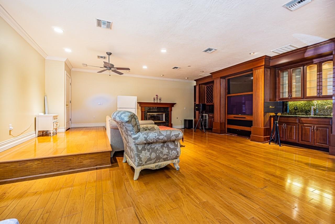 5900 98TH AVE N, PINELLAS PARK, FL, 33782