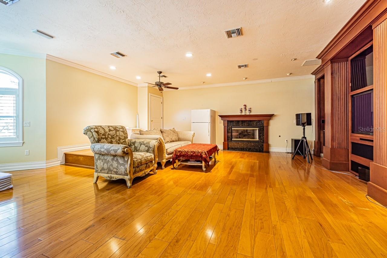5900 98TH AVE N, PINELLAS PARK, FL, 33782