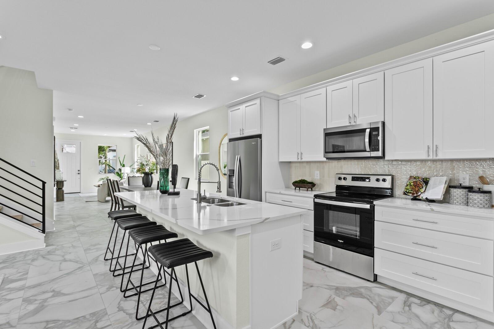 2136 W BEACH ST, TAMPA, FL, 33607