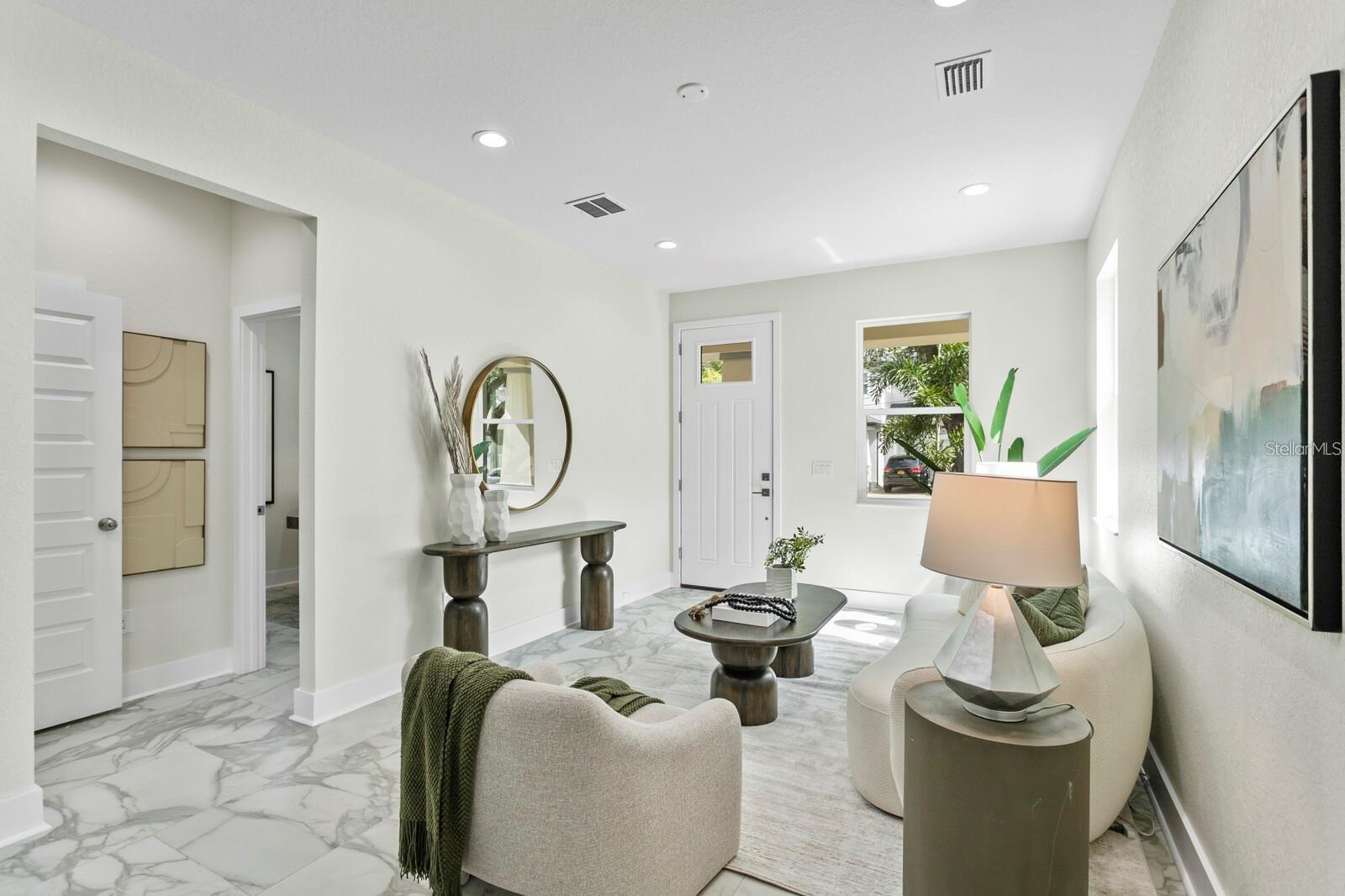 2136 W BEACH ST, TAMPA, FL, 33607