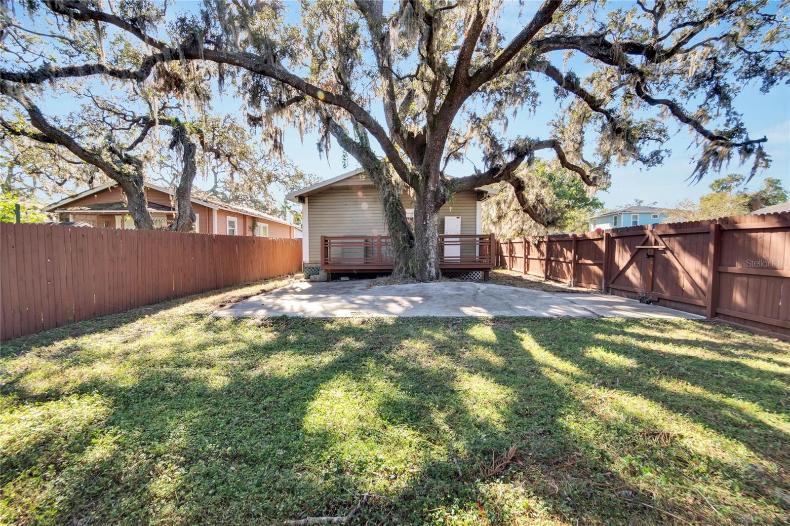 1100 E LOUISIANA AVE, TAMPA, FL, 33603