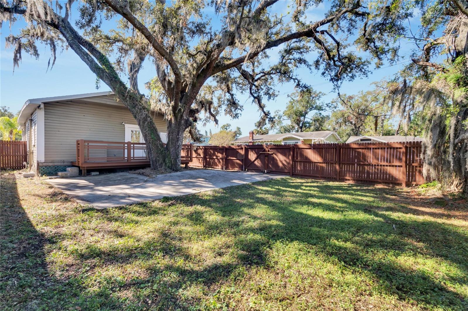 1100 E LOUISIANA AVE, TAMPA, FL, 33603