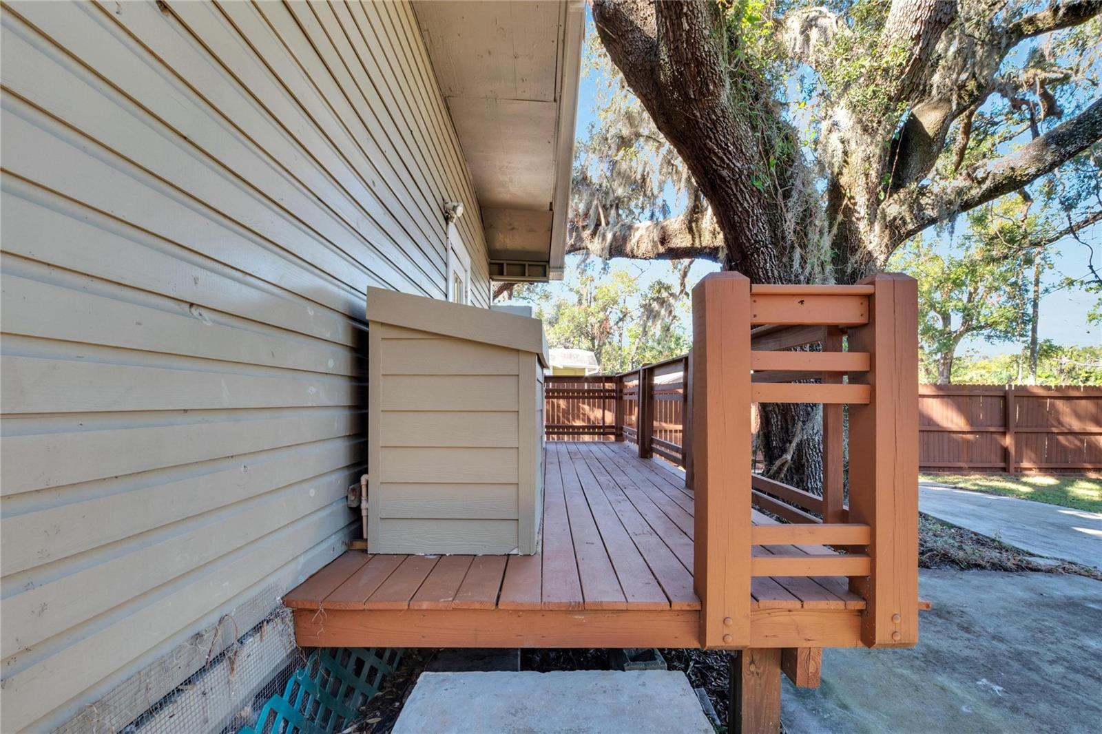 1100 E LOUISIANA AVE, TAMPA, FL, 33603