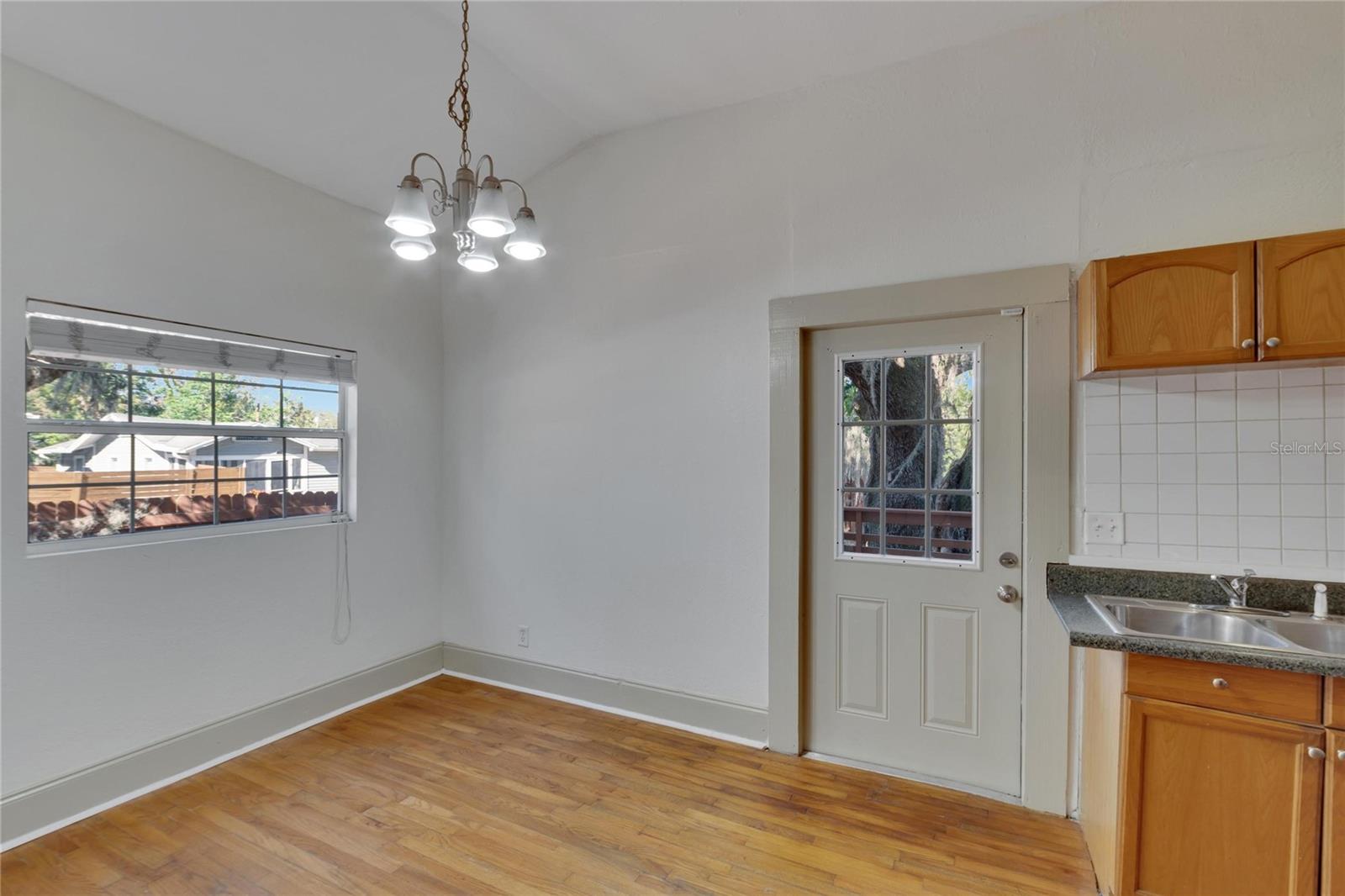 1100 E LOUISIANA AVE, TAMPA, FL, 33603