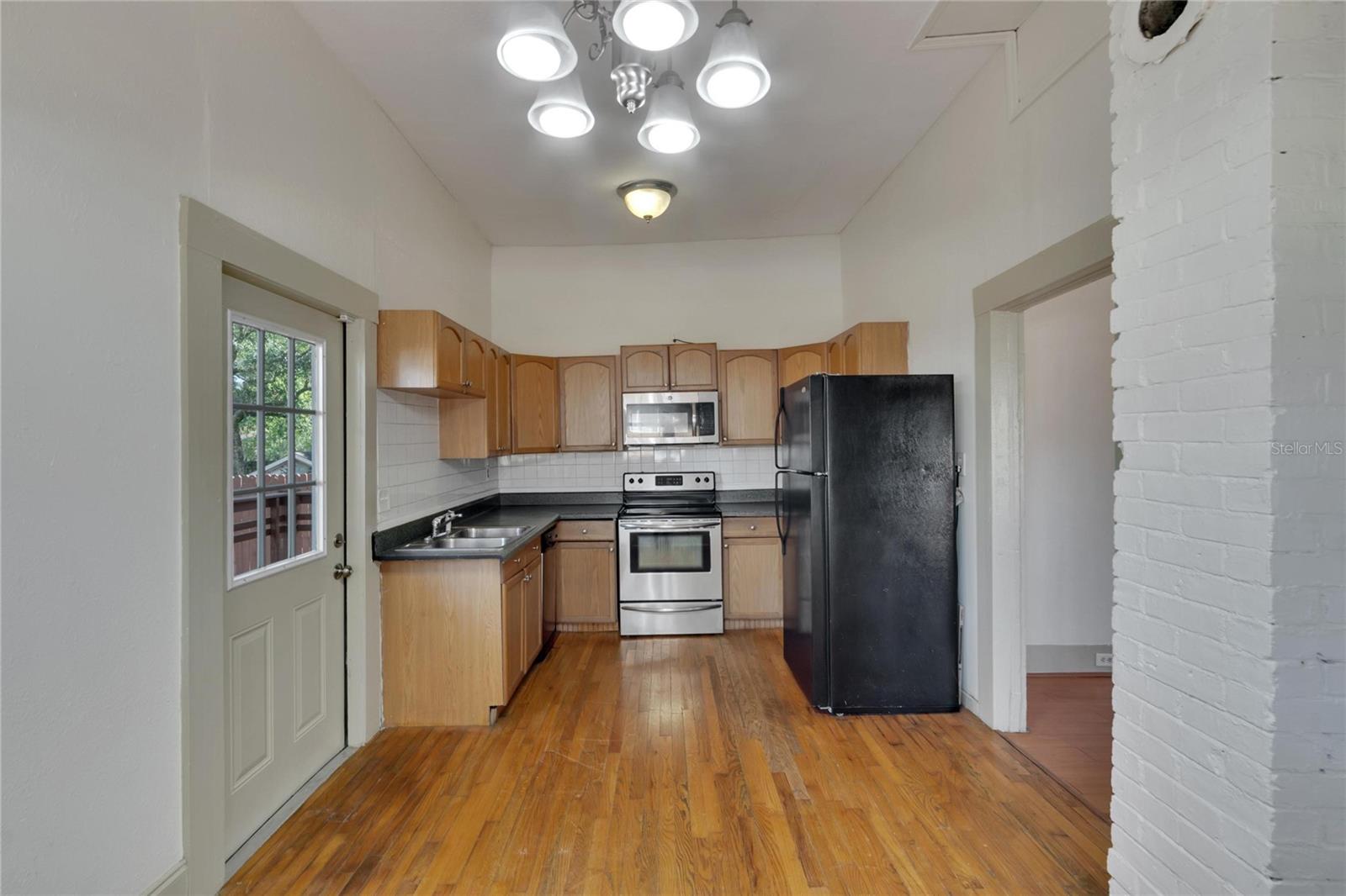 1100 E LOUISIANA AVE, TAMPA, FL, 33603