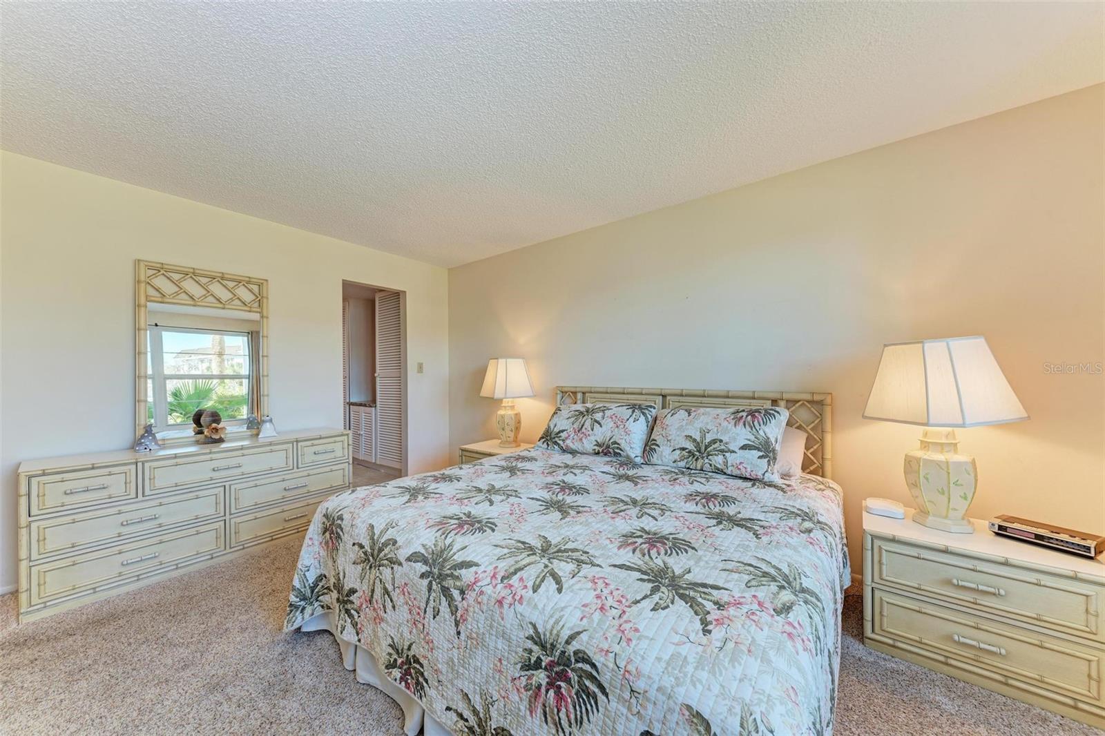 4370 CHATHAM DR #104, LONGBOAT KEY, FL, 34228