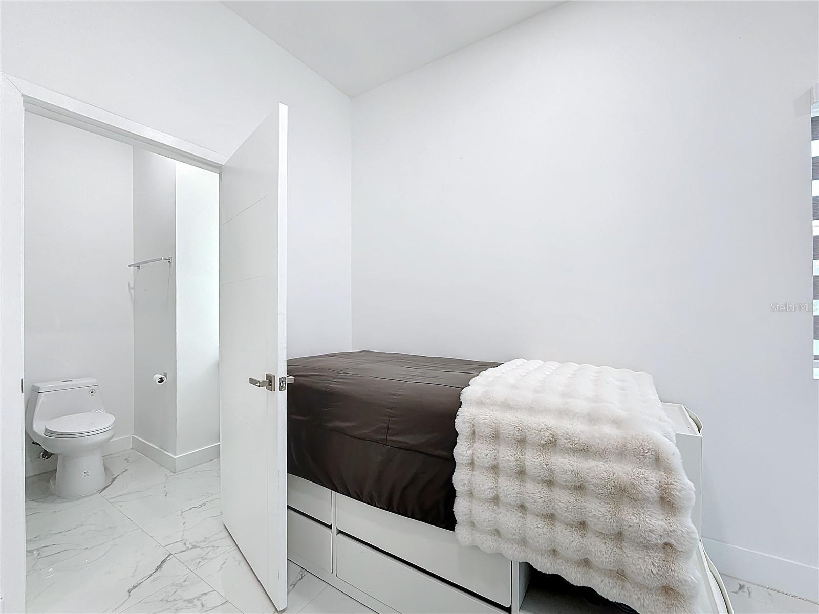 2356 SW 11TH ST, MIAMI, FL, 33135