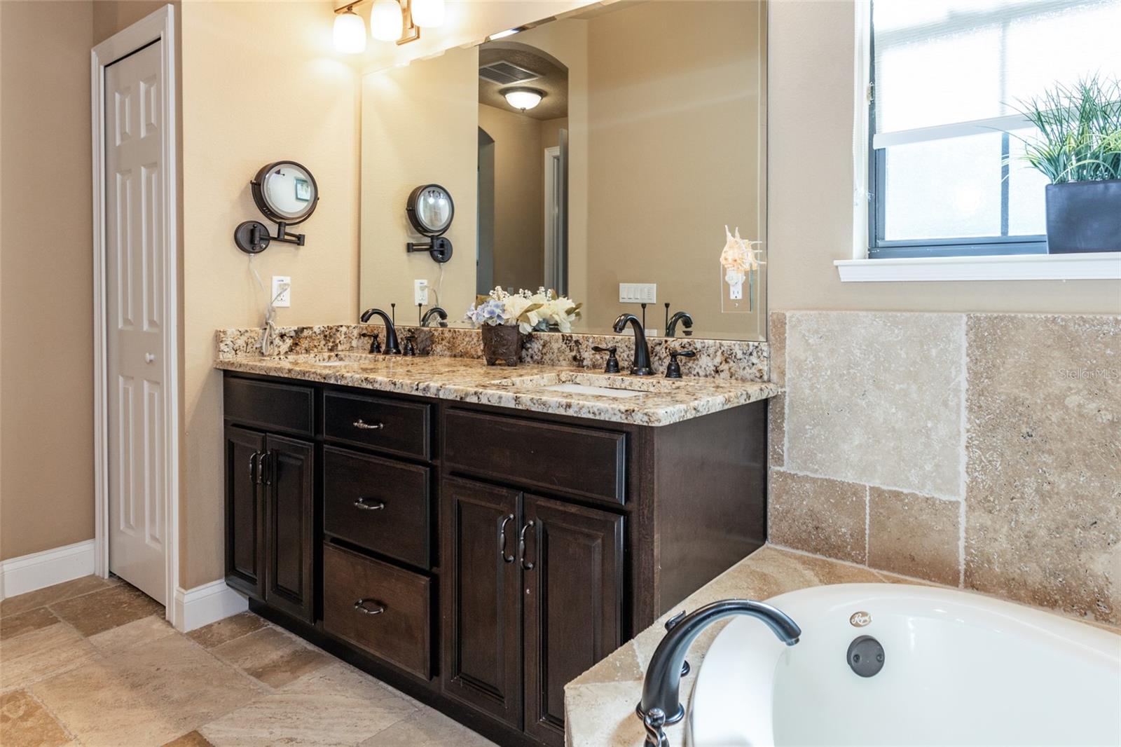 435 BOURGANVILLE DR, PALM COAST, FL, 32137