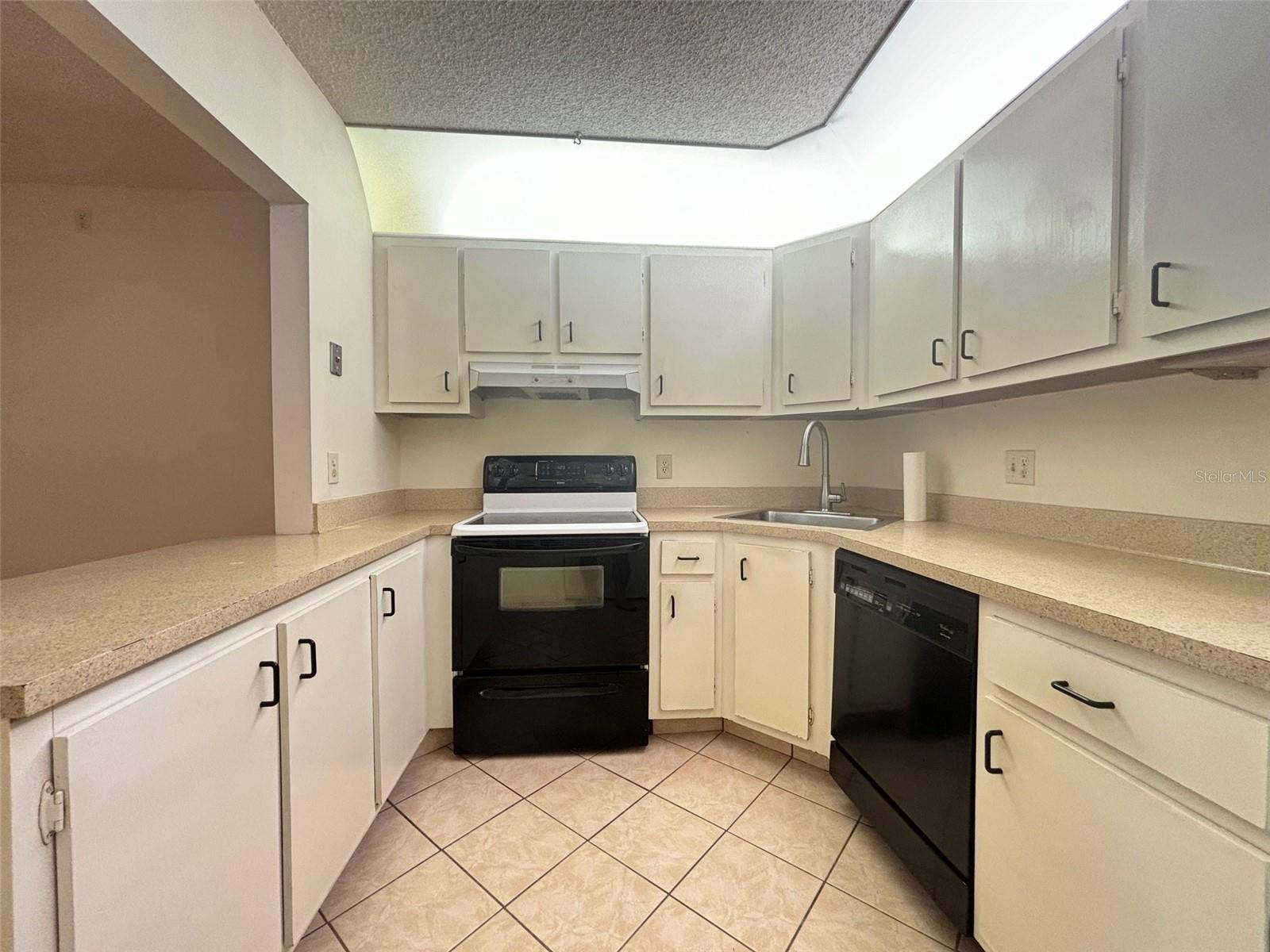 332 PINE RIDGE CIR #B1, GREENACRES, FL, 33463