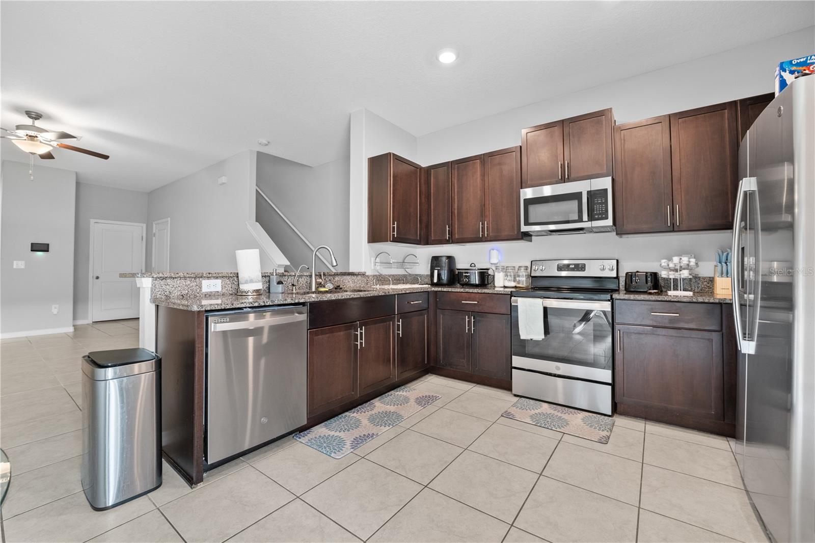 9709 PEMBROOKE PINES DR, SUN CITY CENTER, FL, 33573