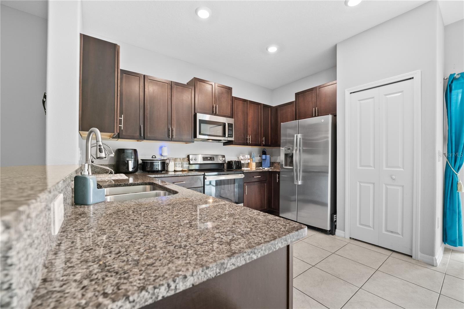 9709 PEMBROOKE PINES DR, SUN CITY CENTER, FL, 33573