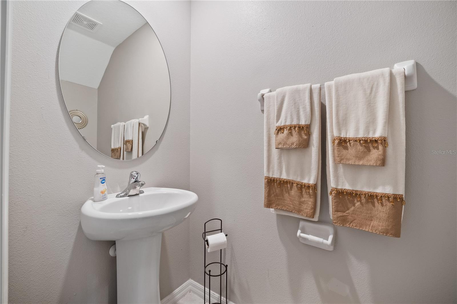 9709 PEMBROOKE PINES DR, SUN CITY CENTER, FL, 33573