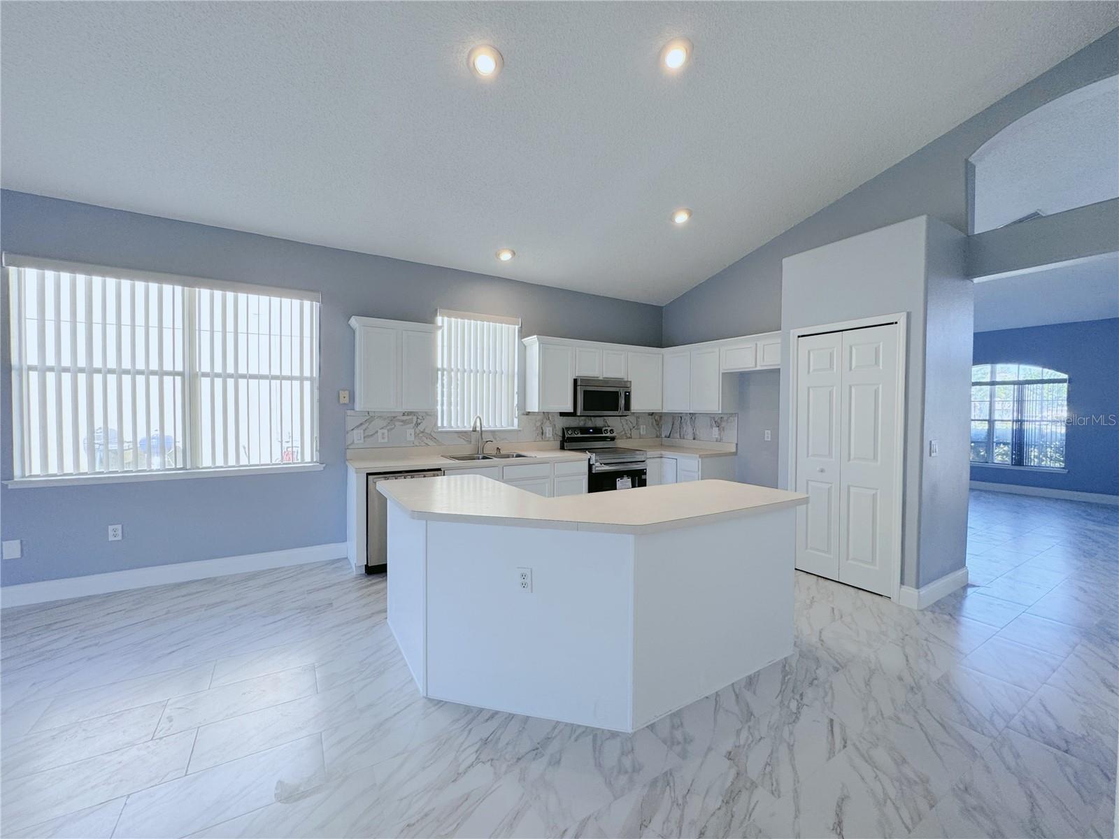 2179 WINDCREST LAKE CIR, ORLANDO, FL, 32824