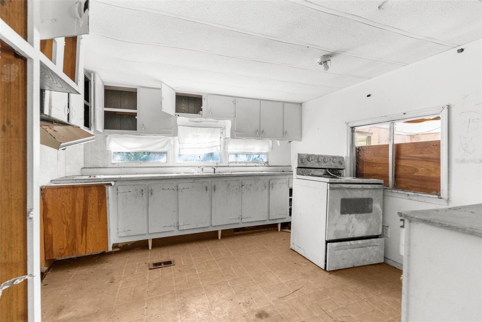 9347 RIVER ROCK DR, WEBSTER, FL, 33597