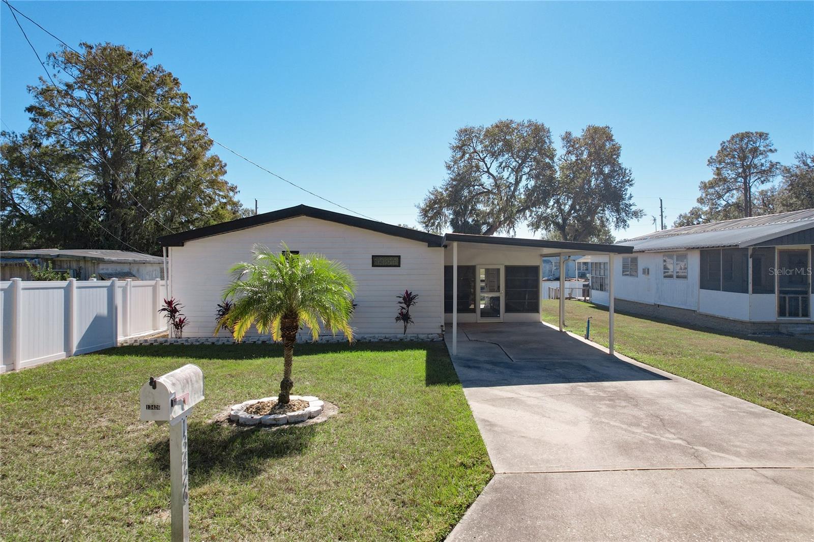 13426 PALM DR, ASTATULA, FL, 34705