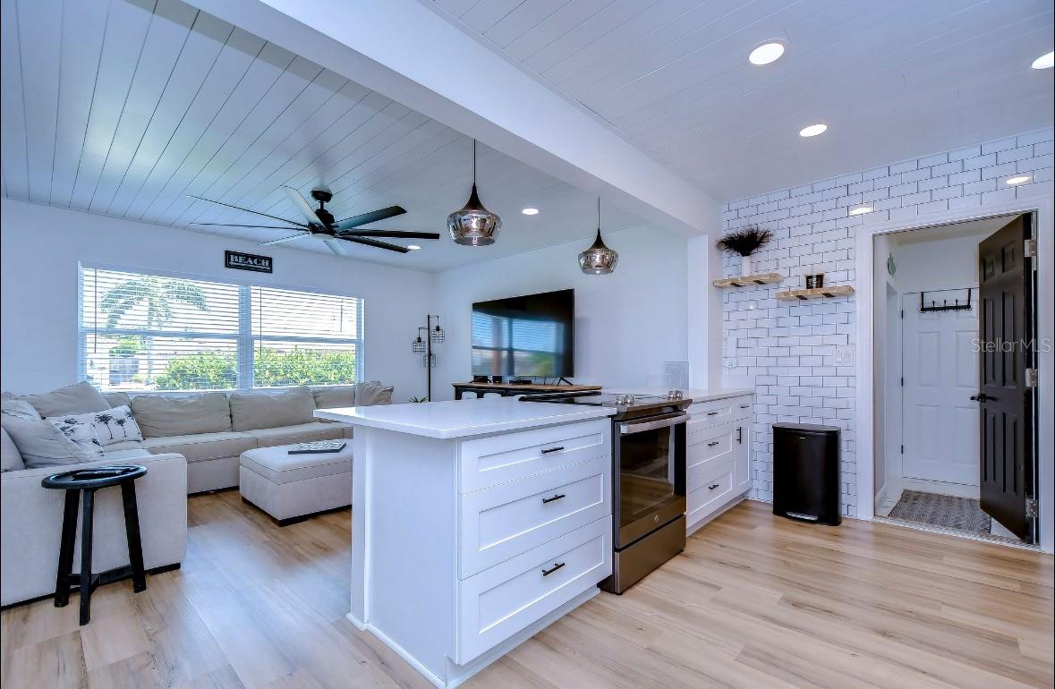 220 45TH AVE, ST PETE BEACH, FL, 33706