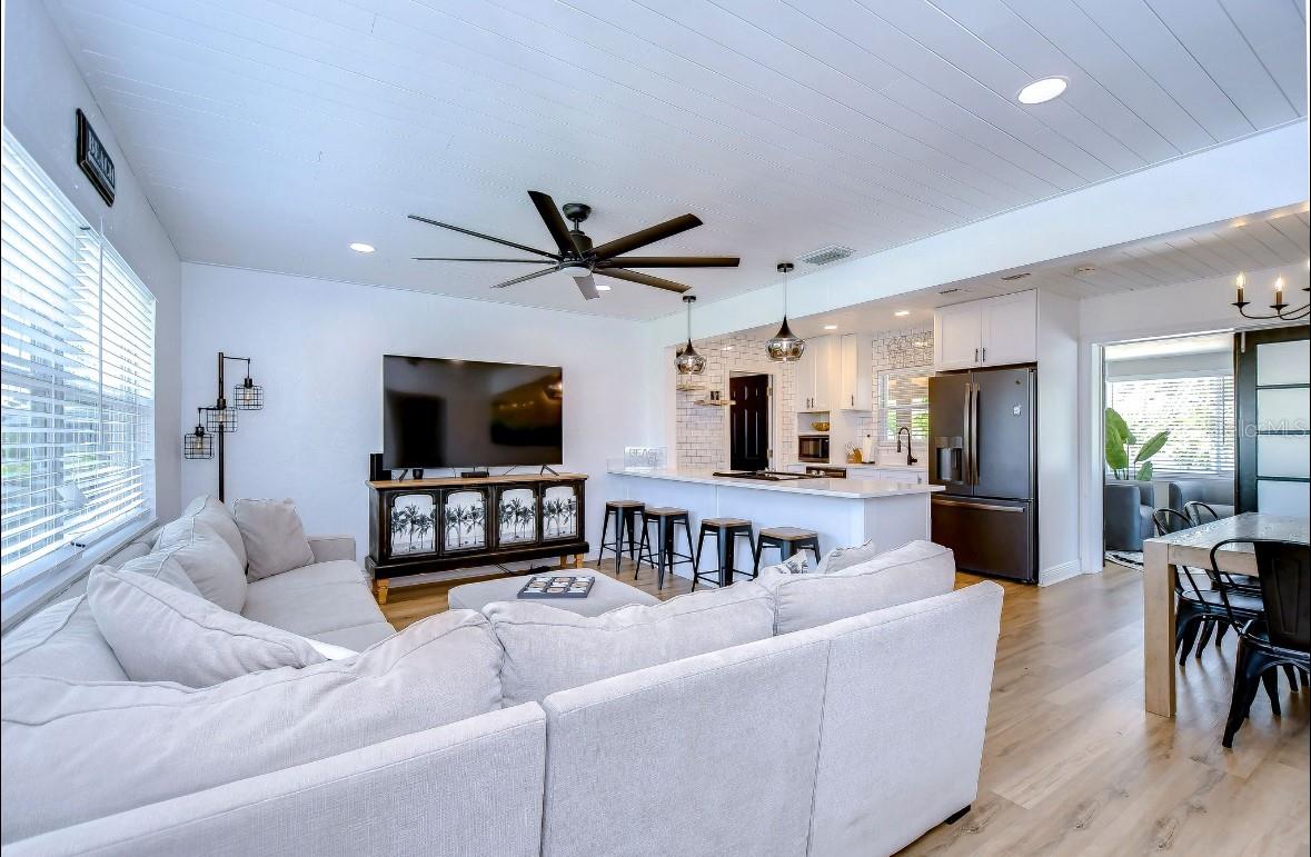 220 45TH AVE, ST PETE BEACH, FL, 33706