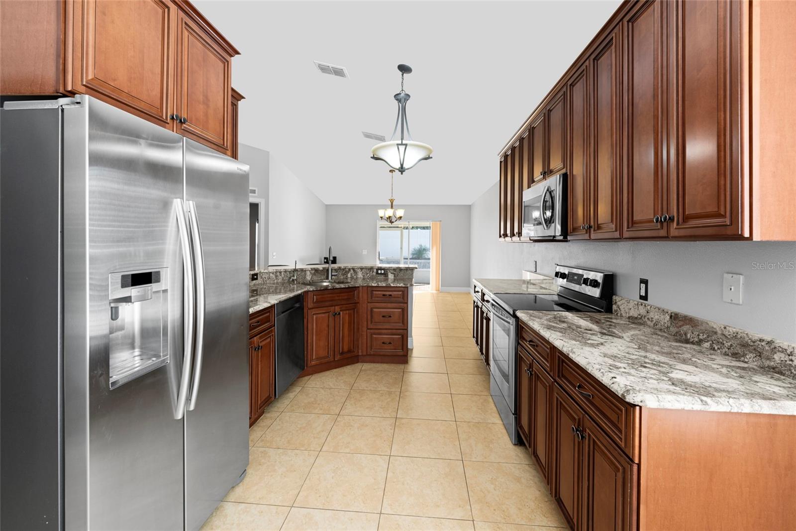 1032 TAWNY EAGLE DR, GROVELAND, FL, 34736