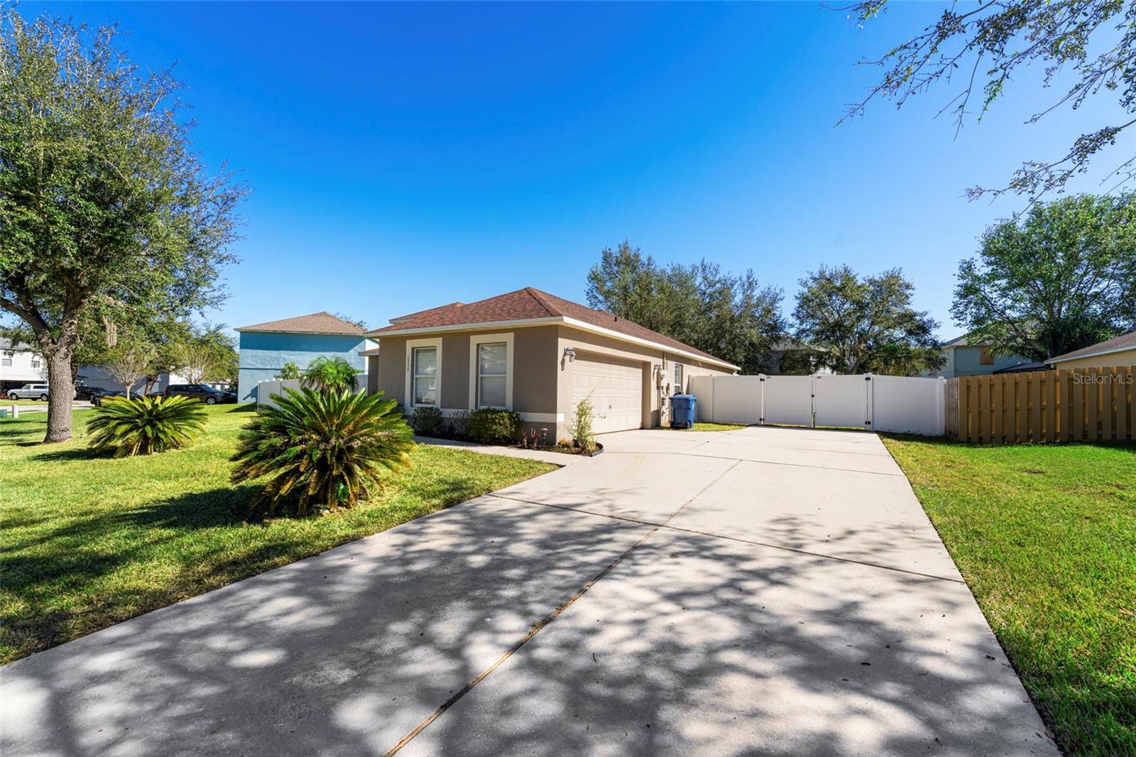 1032 TAWNY EAGLE DR, GROVELAND, FL, 34736